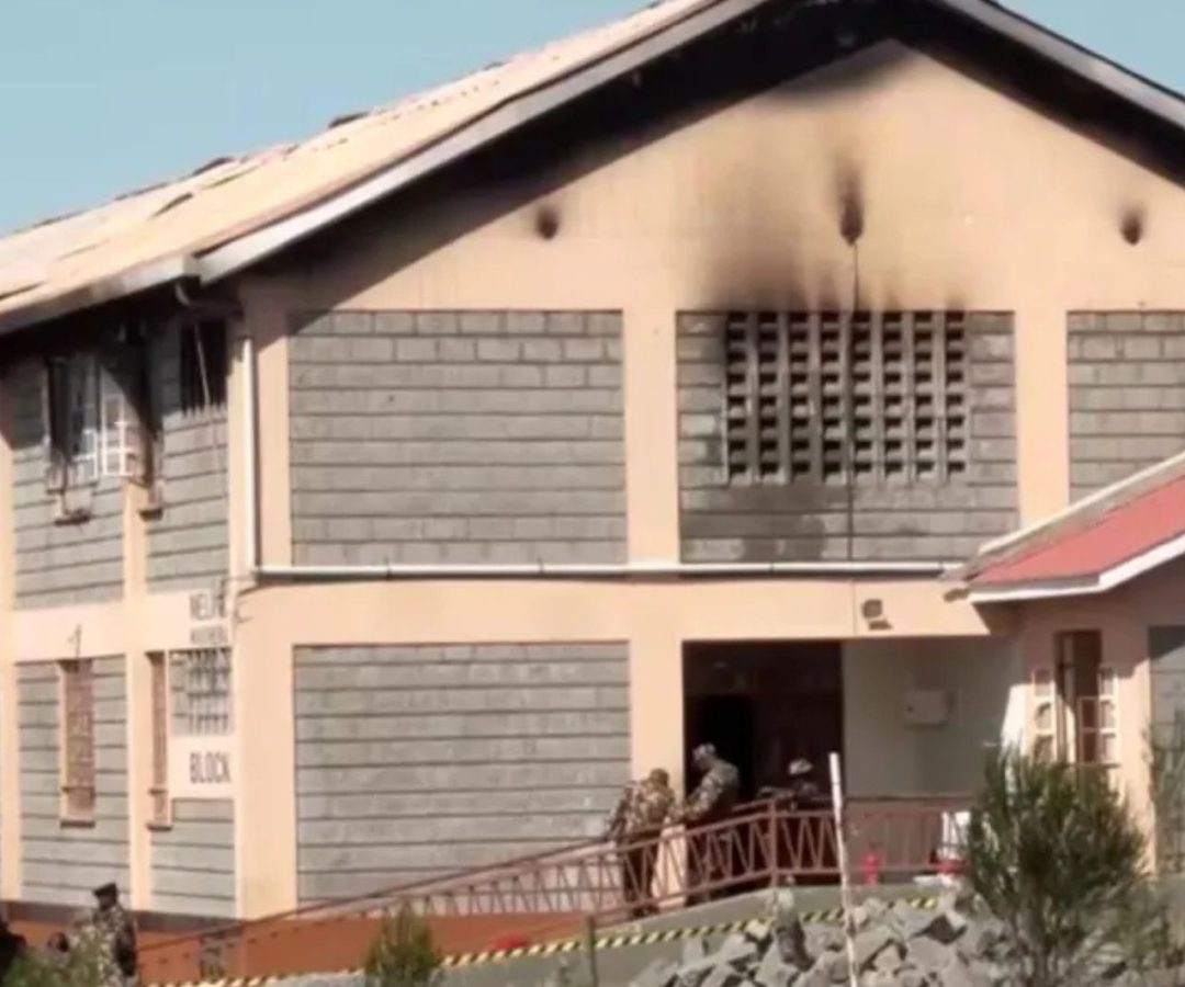 incêndio em escola feminina no Quênia