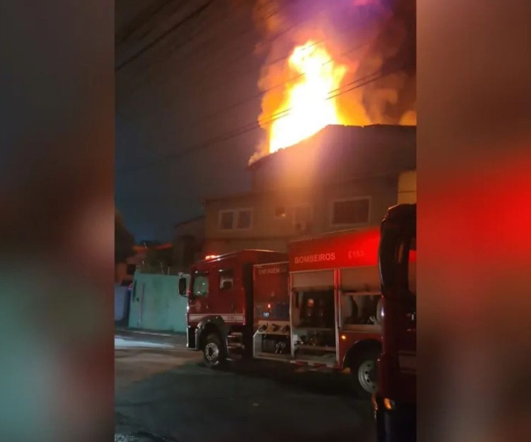 incêndio em fábrica de velas em SP