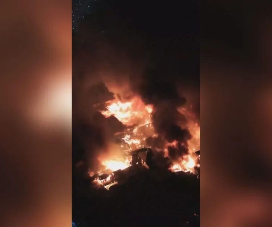 incêndio em mercado de Jacarta