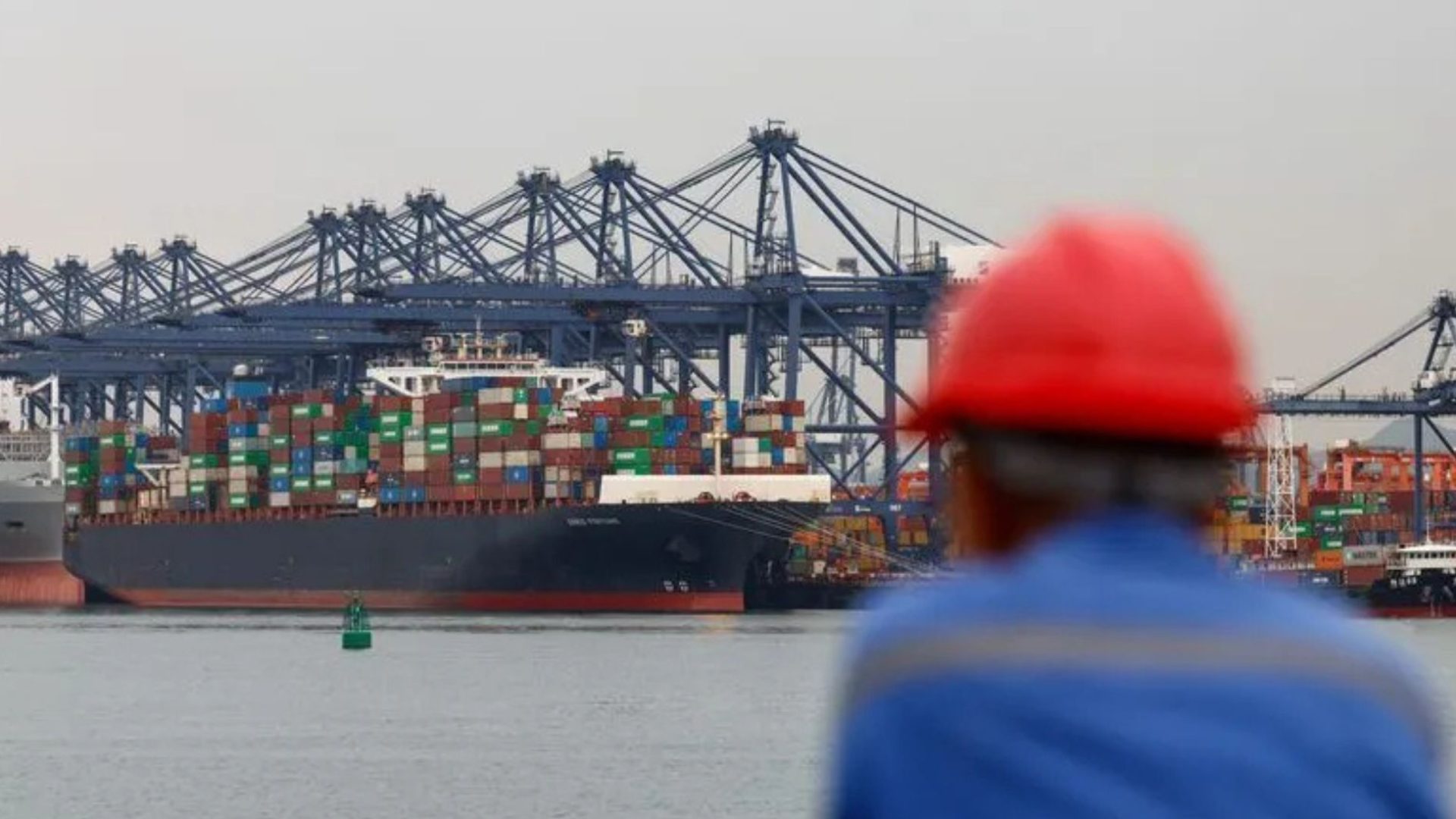 incêndio em navio de carga na China