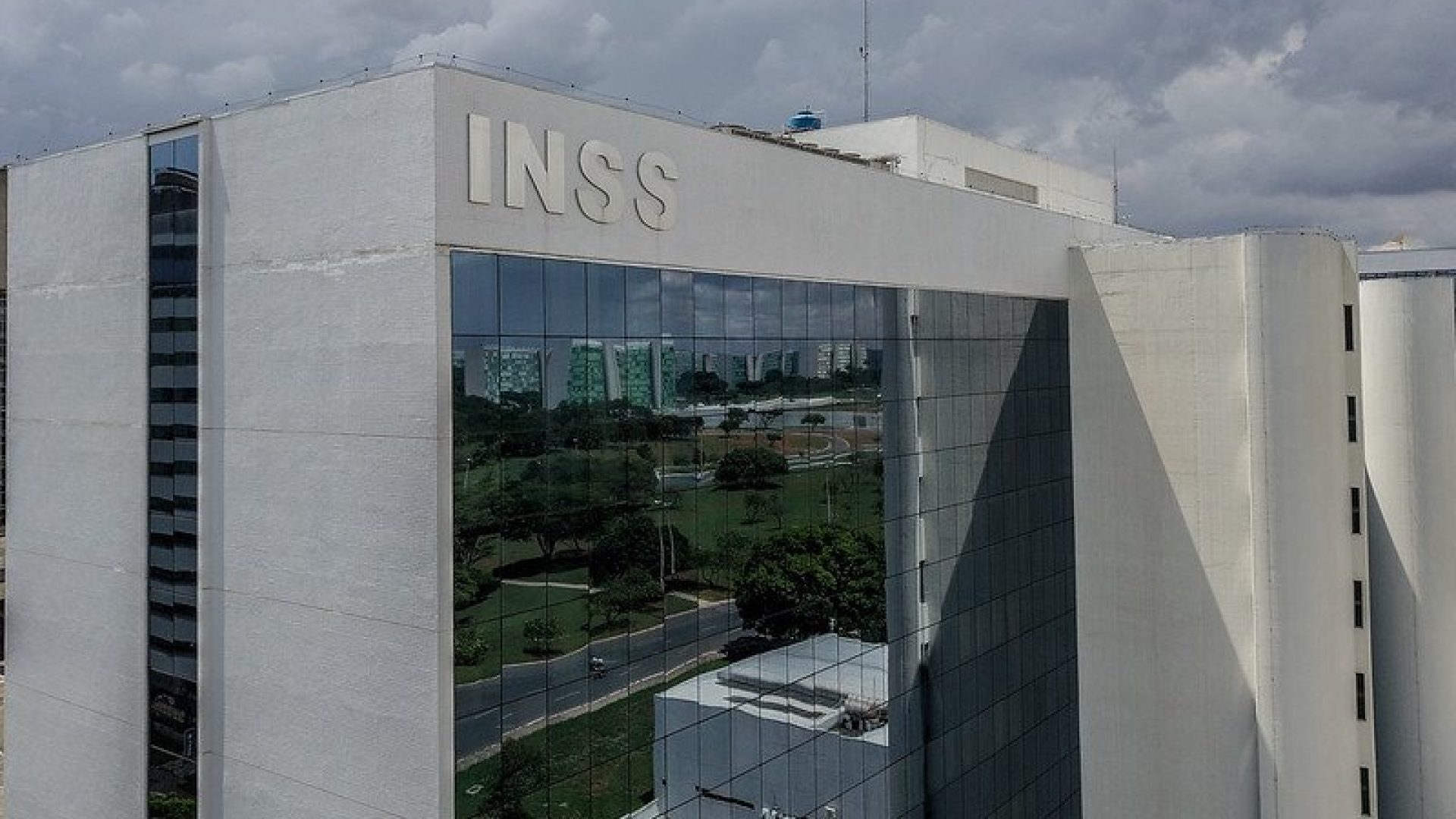inss-abre-processo-contra-12-entidades