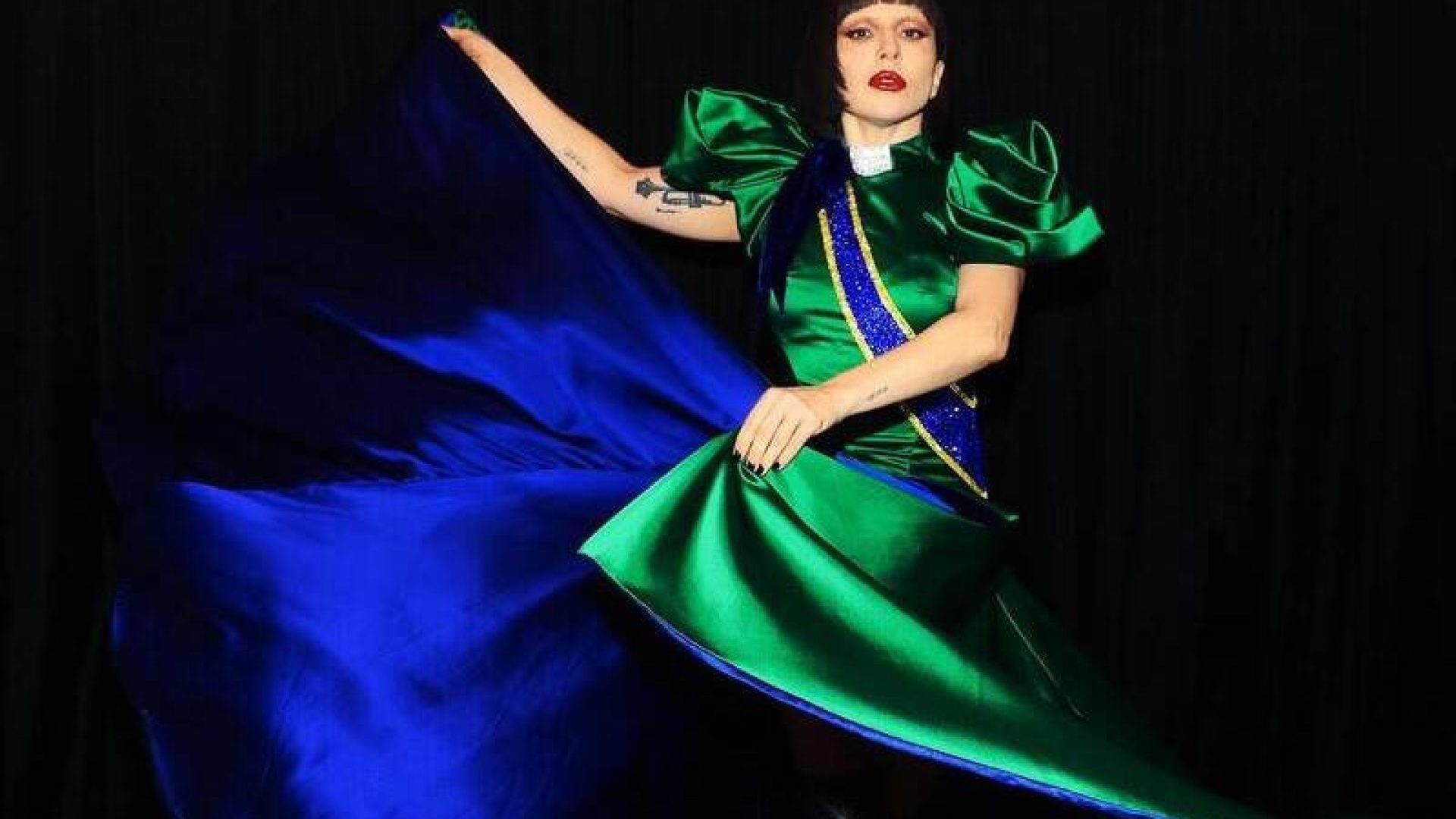 lady-gaga-reune-milhoes-de-fas