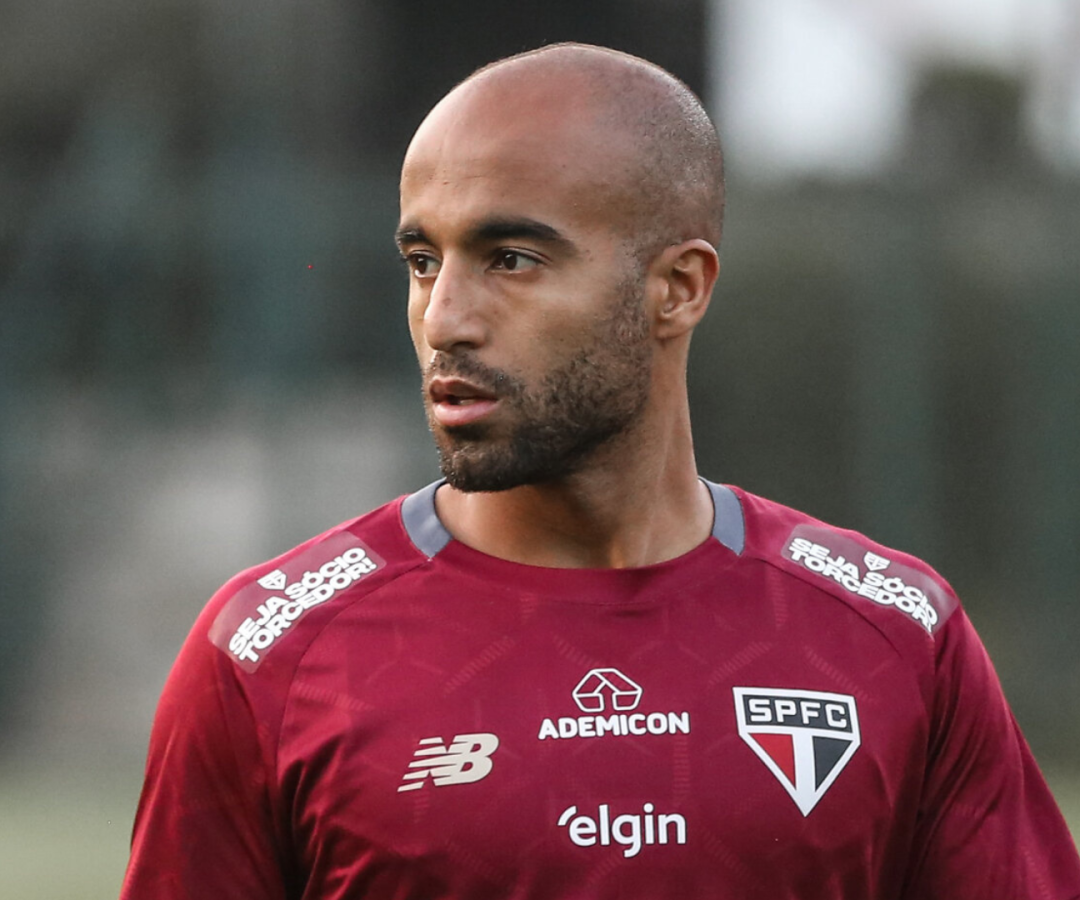 Lucas Moura apresentou evolução em sua recuperação após a artroscopia no joelho realizada no fim de agosto. Nesta segunda-feira (15)...
