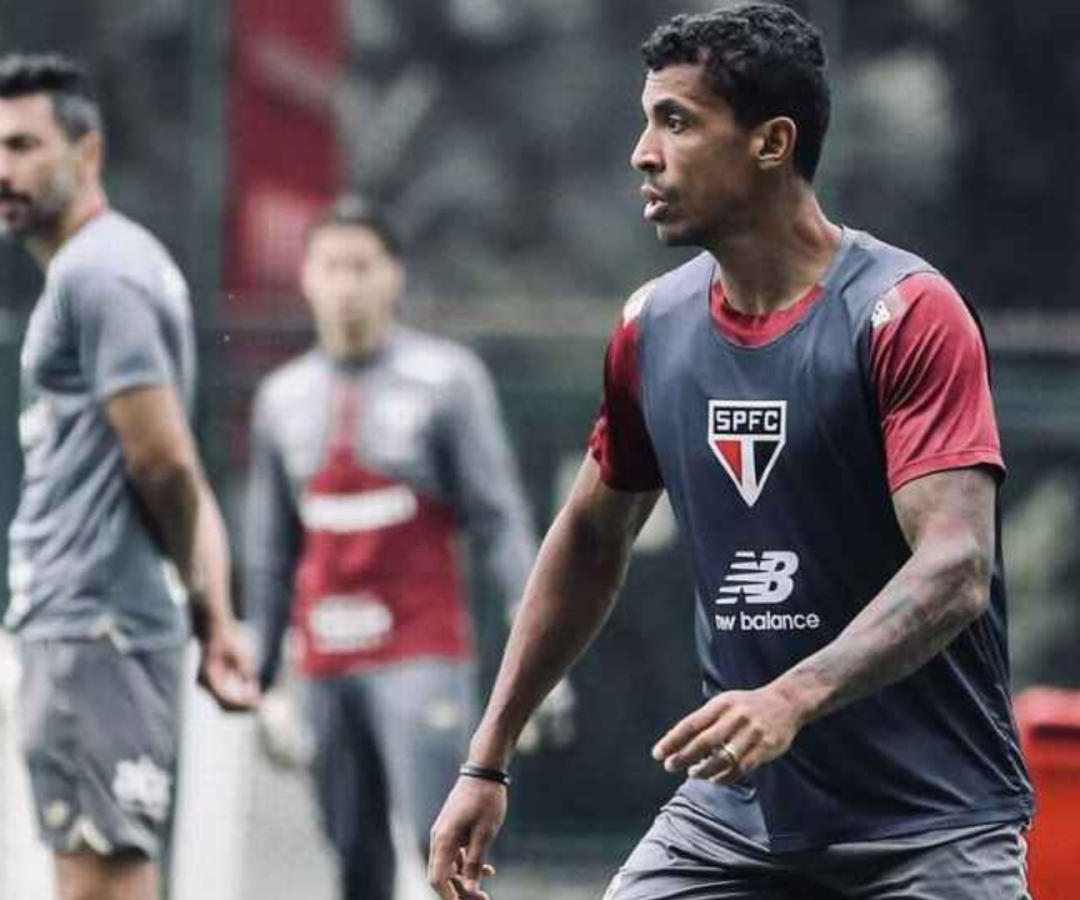 O volante Luiz Gustavo, de 38 anos, recebeu liberação médica para voltar a treinar sem restrições no São Paulo. Recuperado de um...