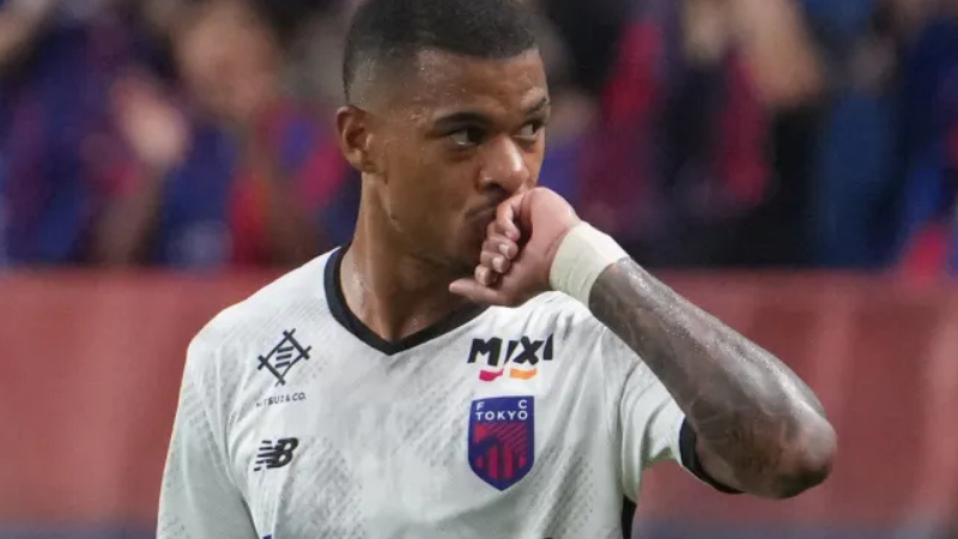 O São Paulo busca no mercado um substituto para André Silva, que sofreu lesão no joelho e pode perder a temporada. O alvo é...