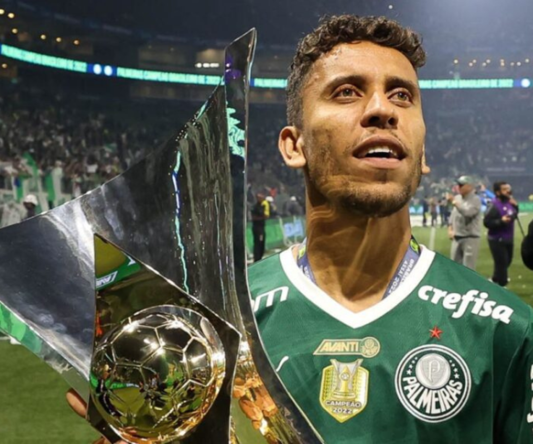 O Palmeiras acertou a saída de Marcos Rocha para o Grêmio. Com contrato até dezembro, o lateral de 36 anos foi liberado imediatamente e...