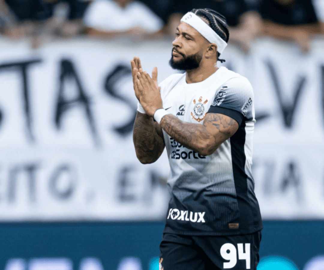 Mesmo sem ter seu gol validado, Memphis Depay teve um bom motivo para celebrar: alcançou a 25ª participação em gols com a camisa do Timão.