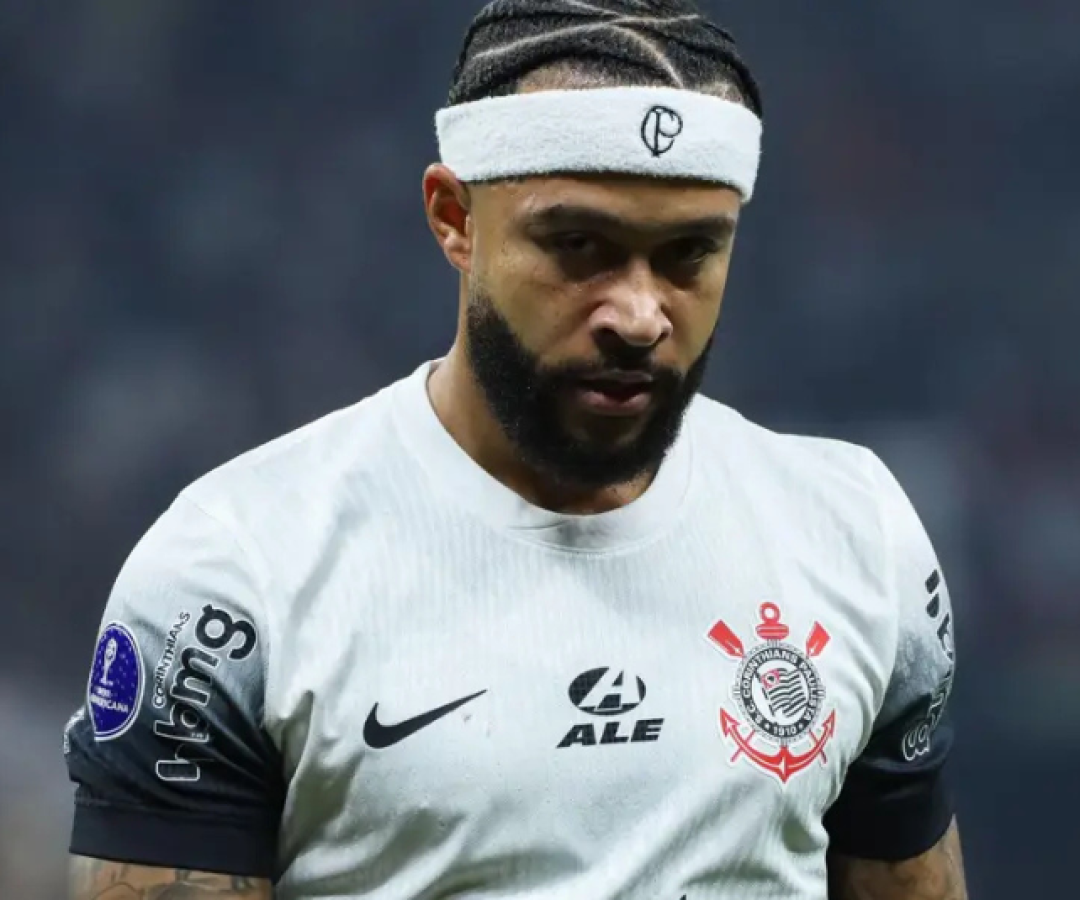 O Corinthians enfrenta dificuldades financeiras e negocia com o estafe de Memphis Depay para prorrogar o pagamento de R$ 11 milhões...