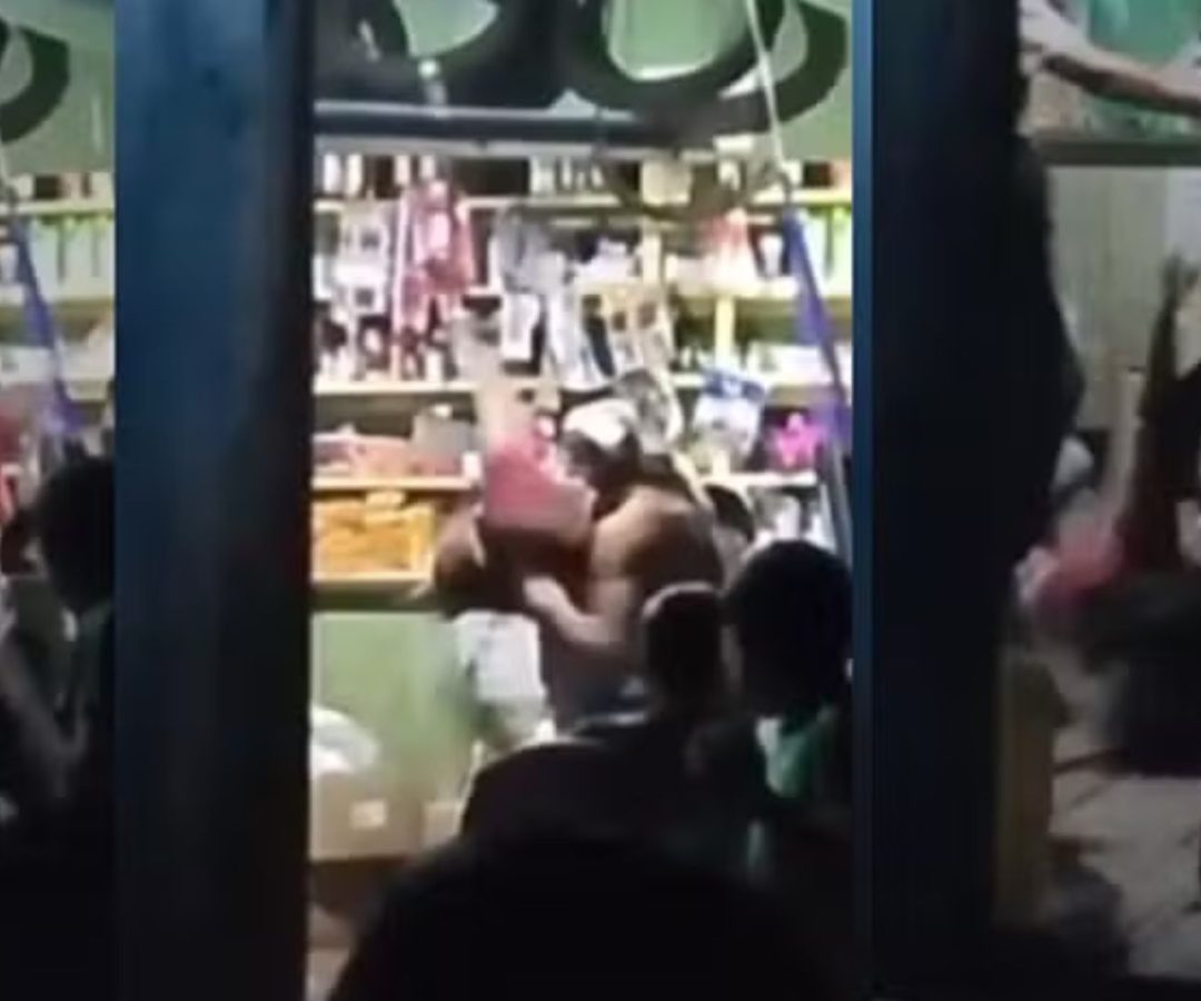 mulher é espancada dentro de bar