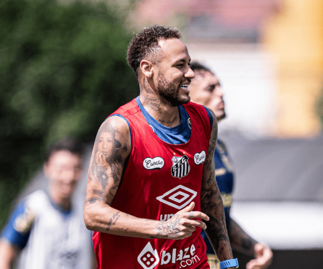 Neymar segue em recuperação no Departamento Médico do Santos e se aproxima da data prevista para retorno aos gramados.
