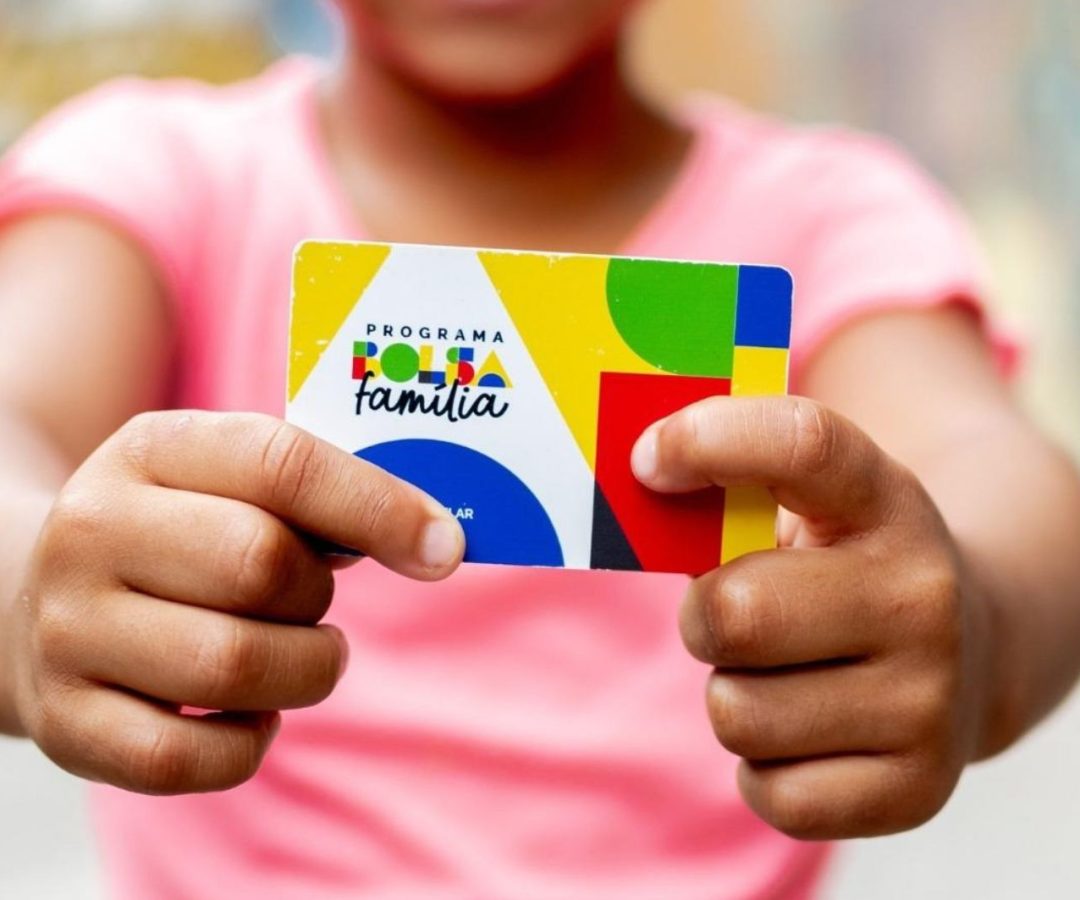 notícias falsas sobre programas sociais