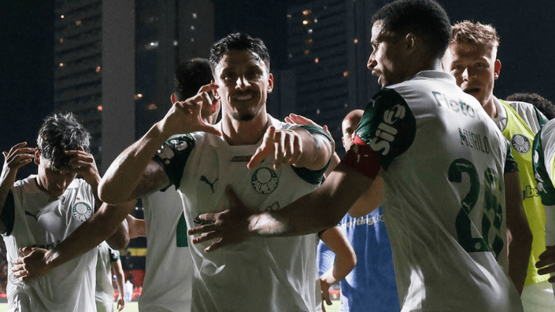 Atuando fora de casa, o Verdão lutou até o fim para vencer o Sport Recife em plena Ilha do Retiro.