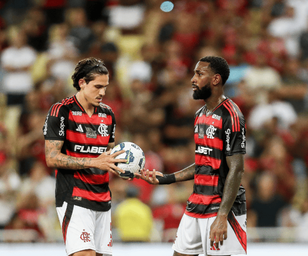 O feriado prolongado não fará com que a bola deixe de rolar nos gramados do país, e três confrontos podem mudar a classificação neste sábado.