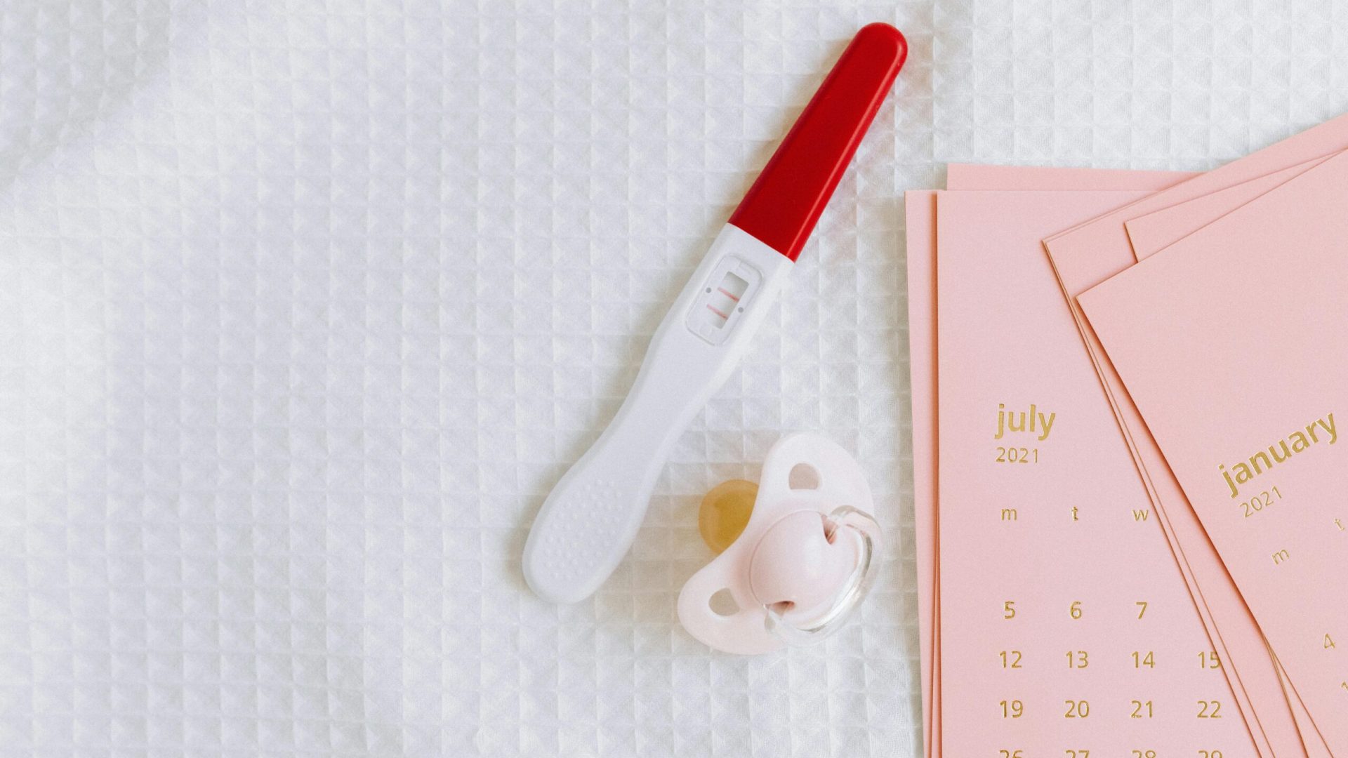 imagem sobre planejamento familiar (Foto de Nataliya Vaitkevich: https://www.pexels.com/pt-br/foto/calendario-datas-encontros-tamaras-5982313/)