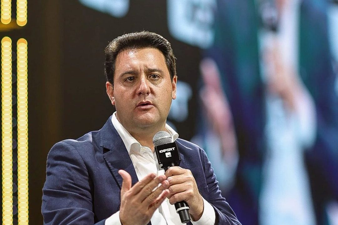 Ratinho Jr desiste de candidatura para presidente.