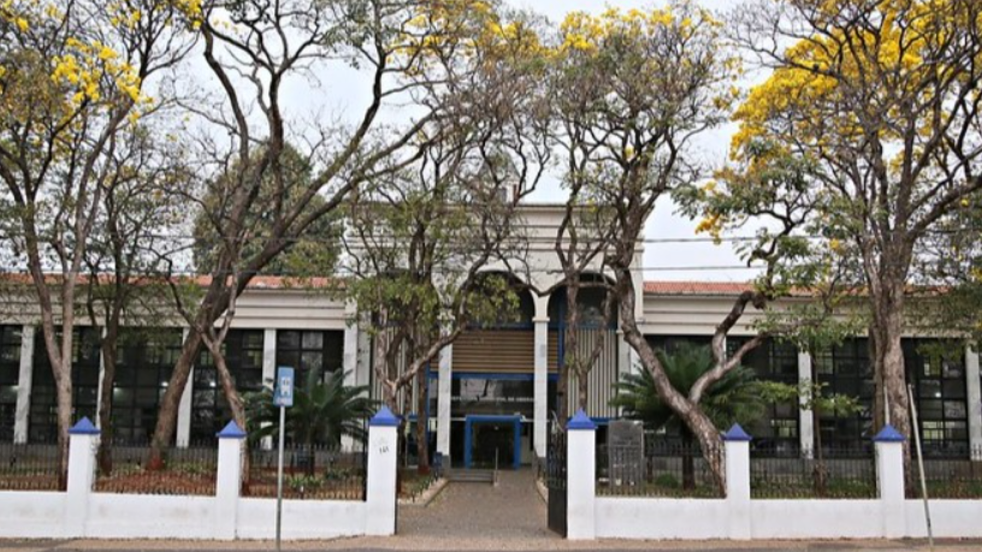 Frente do prédio da prefeitura de Uberaba (foto: divulgação)
