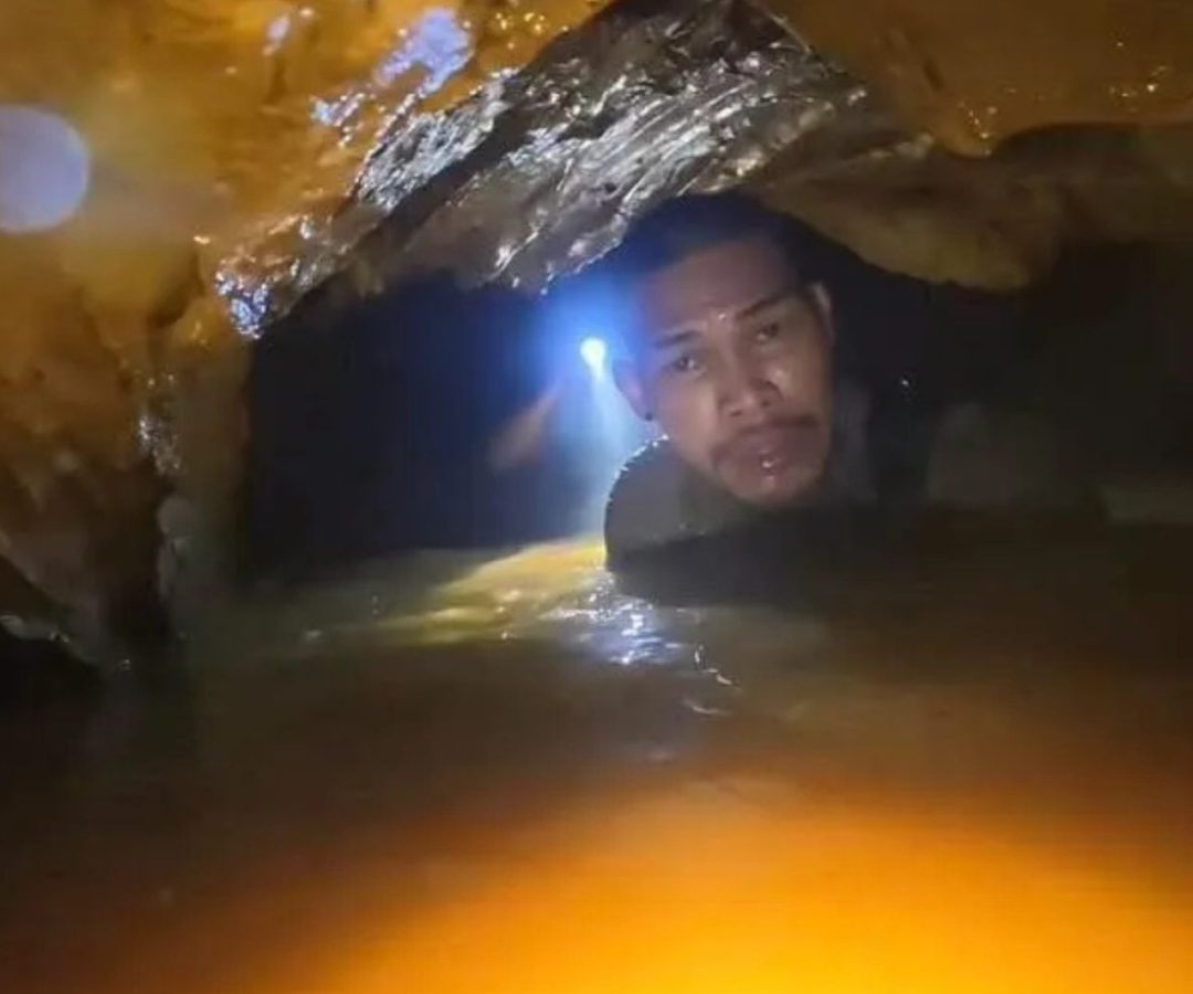 resgate em caverna no Laos