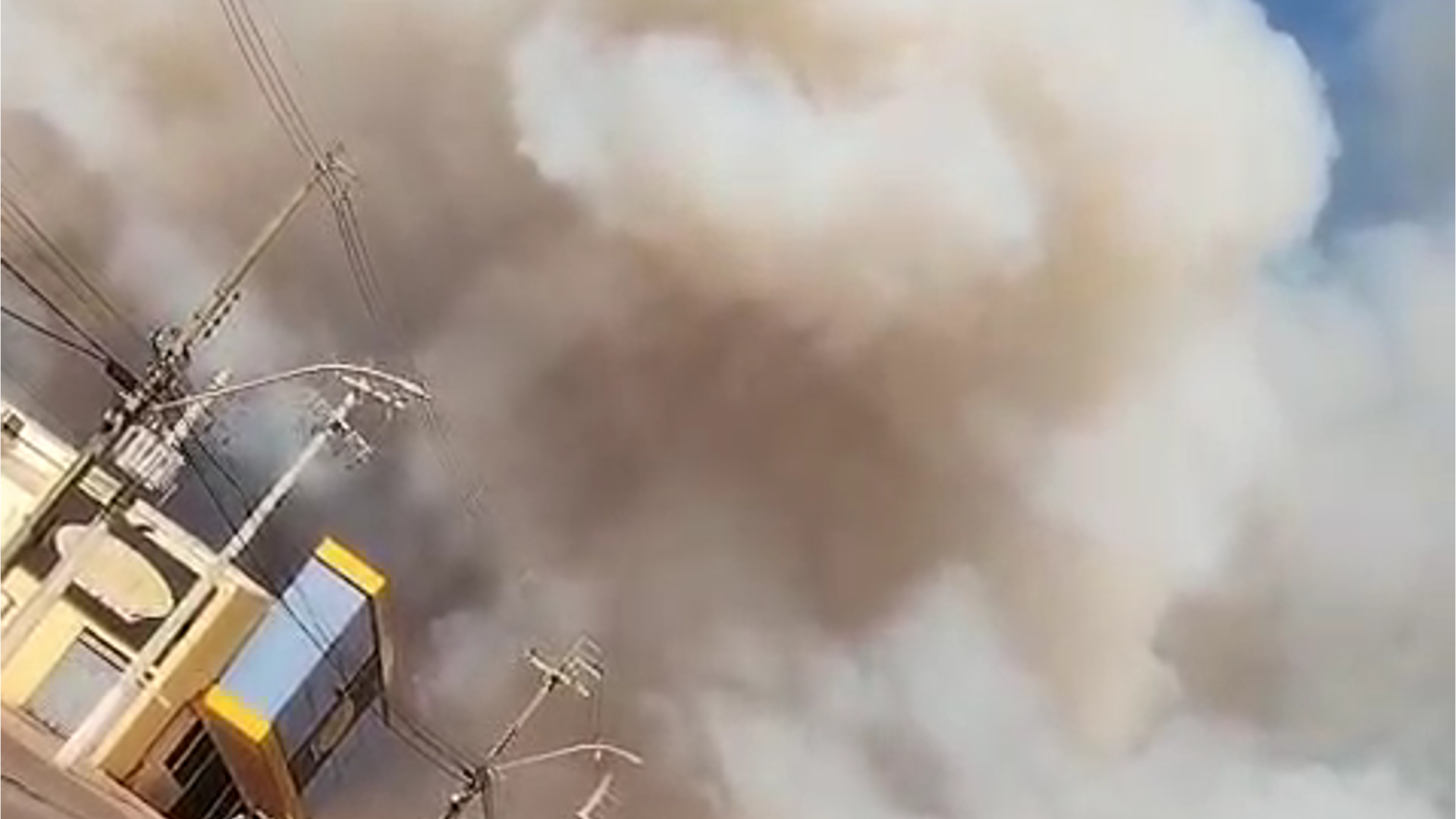 Incêndio em canavial fecha totalmente a rodovia Oswaldo Gilberto (RFN-010), entre Rifaina e Igarapava