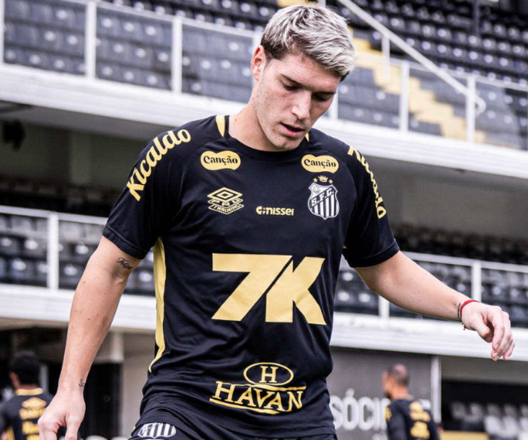 Sem Neymar diante do Bahia, Benjamín Rollheiser pode voltar ao time titular do Santos no domingo (24). O argentino chegou como...