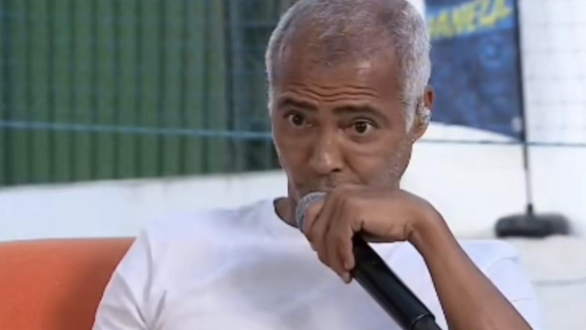 Romário viveu uma situação constrangedora ao participar do Panela SporTV, nesta terça-feira (9). O ex-jogador tentou explicar uma polêmica...