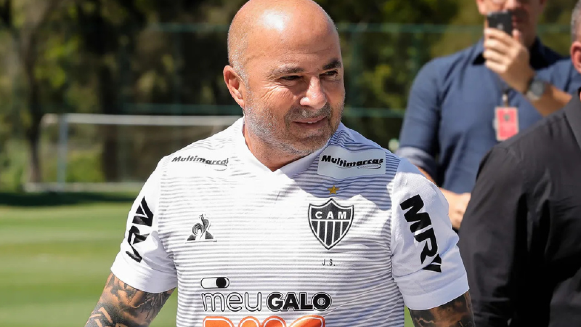 O Atlético-MG oficializou Jorge Sampaoli como novo treinador, em sua segunda passagem pelo clube. O argentino, de 65 anos, assinou até...