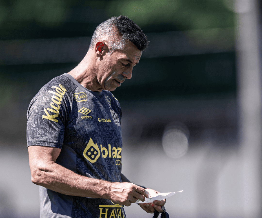 No aniversário do 113 anos, o Santos demitiu o técnico Pedro Caixinha. O português não resistiu após a derrota do Peixe para o Fluminense.