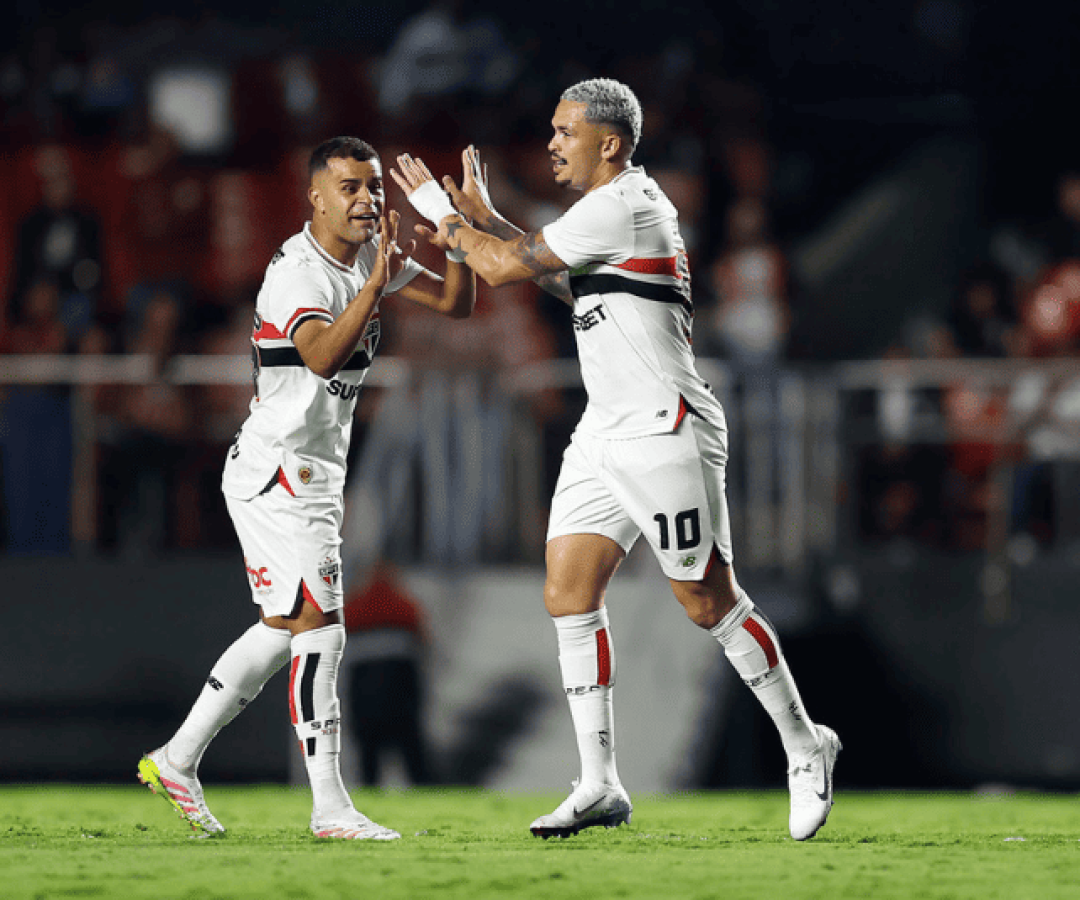 Na abertura da 7ª rodada do Campeonato Brasileiro 2025, o São Paulo recebe o Fortaleza no MorumBIS em jogo marcado para as 21h30.