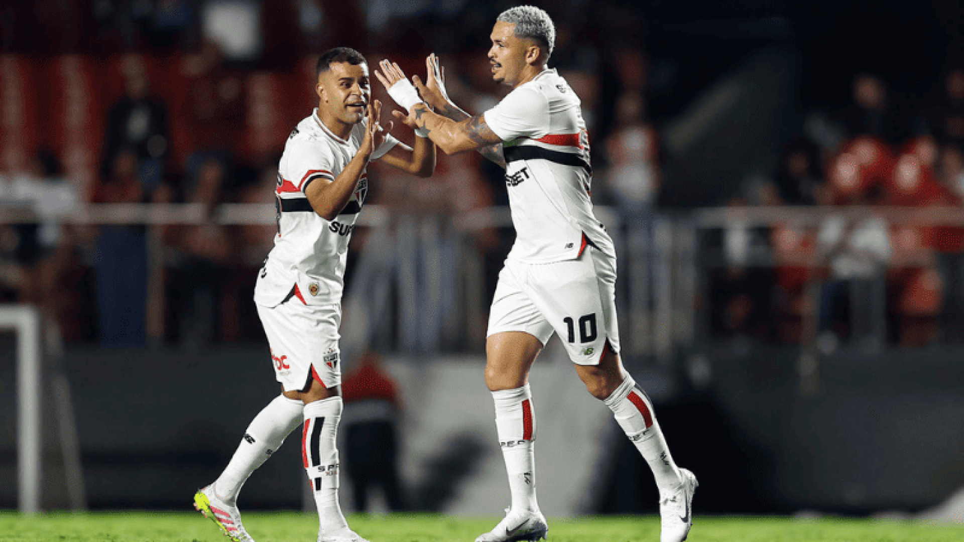 Na abertura da 7ª rodada do Campeonato Brasileiro 2025, o São Paulo recebe o Fortaleza no MorumBIS em jogo marcado para as 21h30.