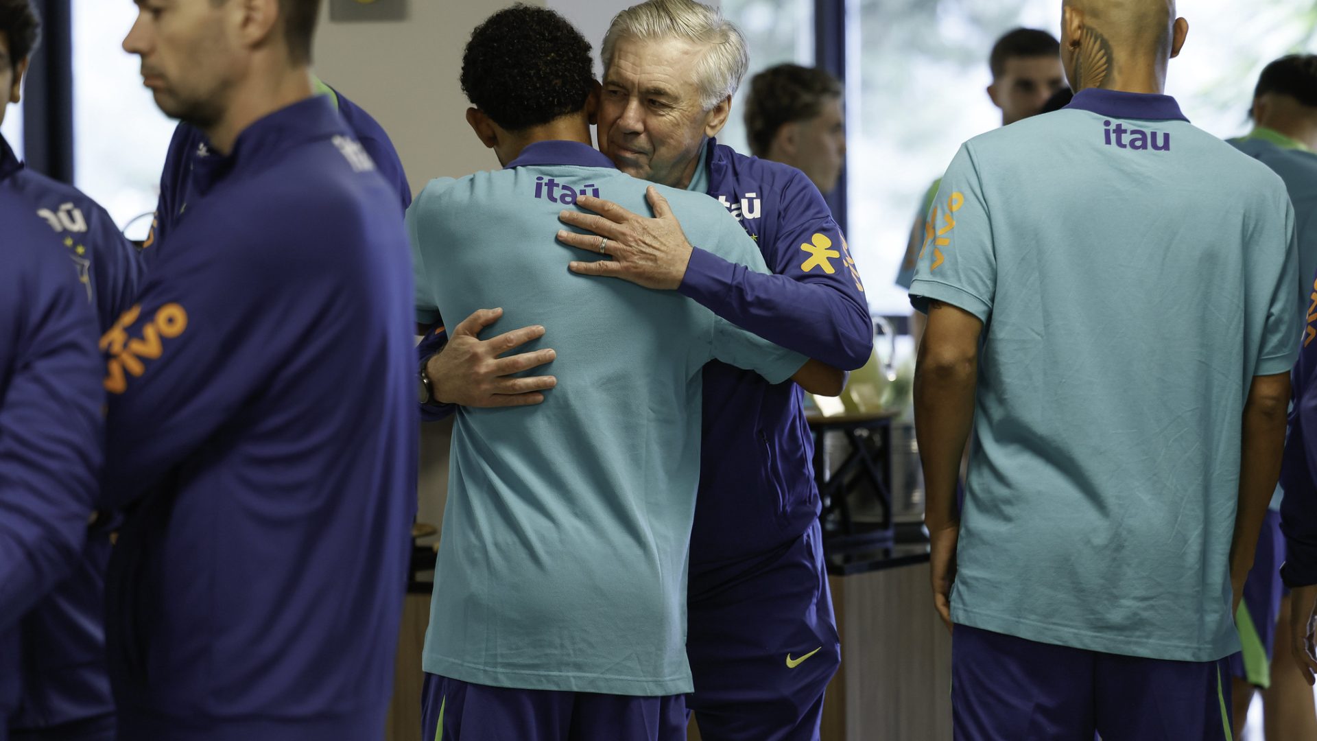 Carlo Ancelotti comandou nesta segunda-feira o primeiro treino da Seleção Brasileira na Granja Comary, em Teresópolis. A preparação visa...