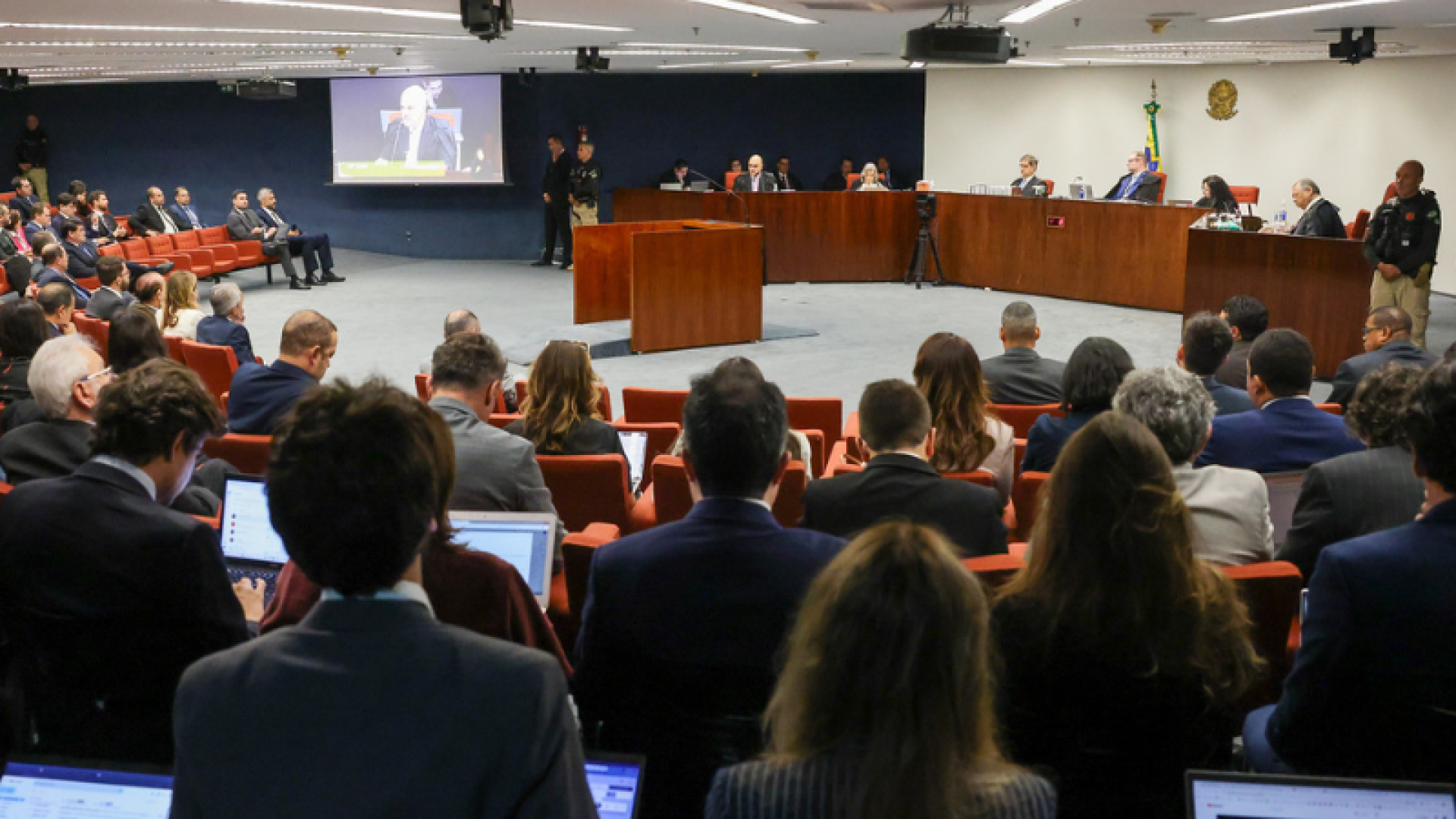 O programa ISFM News desta terça-feira (9) abordou o terceiro dia de sessão no julgamento do ex-presidente Jair Messias Bolsonaro sobre a...