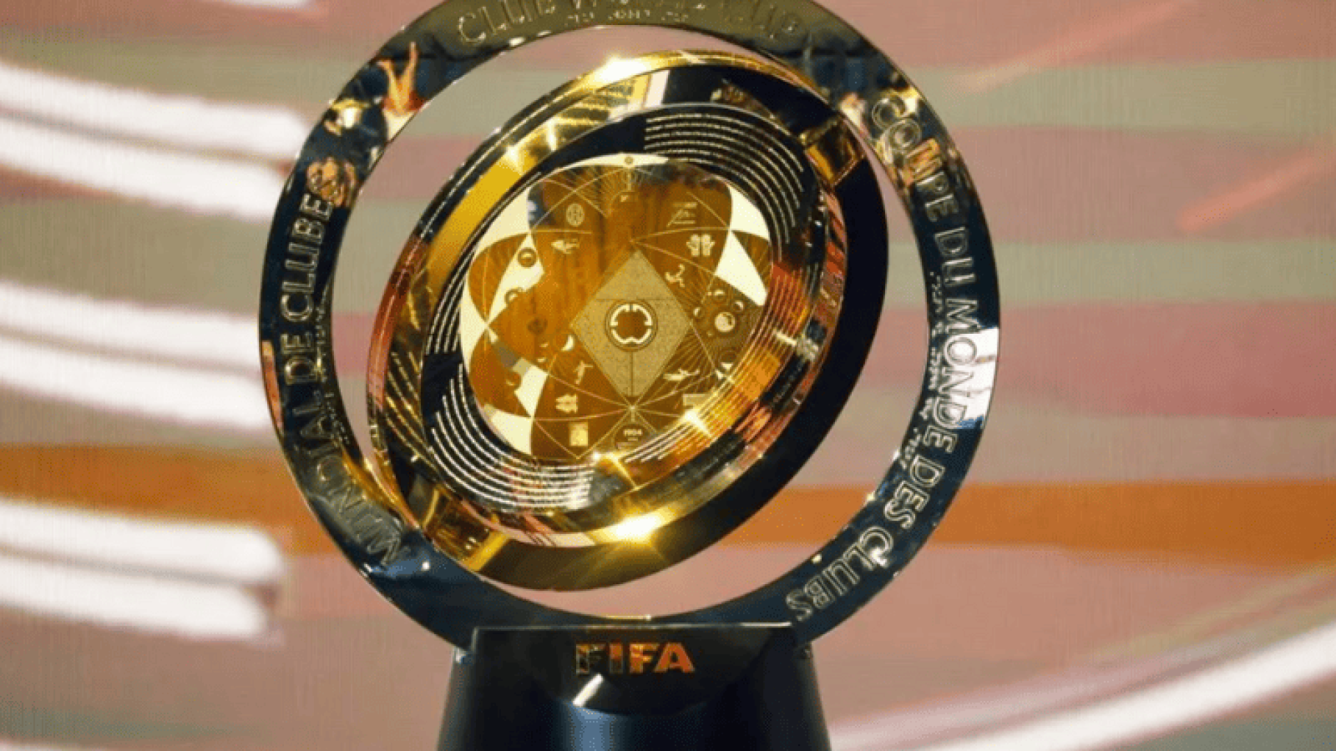O Mundial de Clubes da Fifa está se aproximando e a entidade máxima do futebol divulgou a relação com os árbitros que vão atuar no torneio.