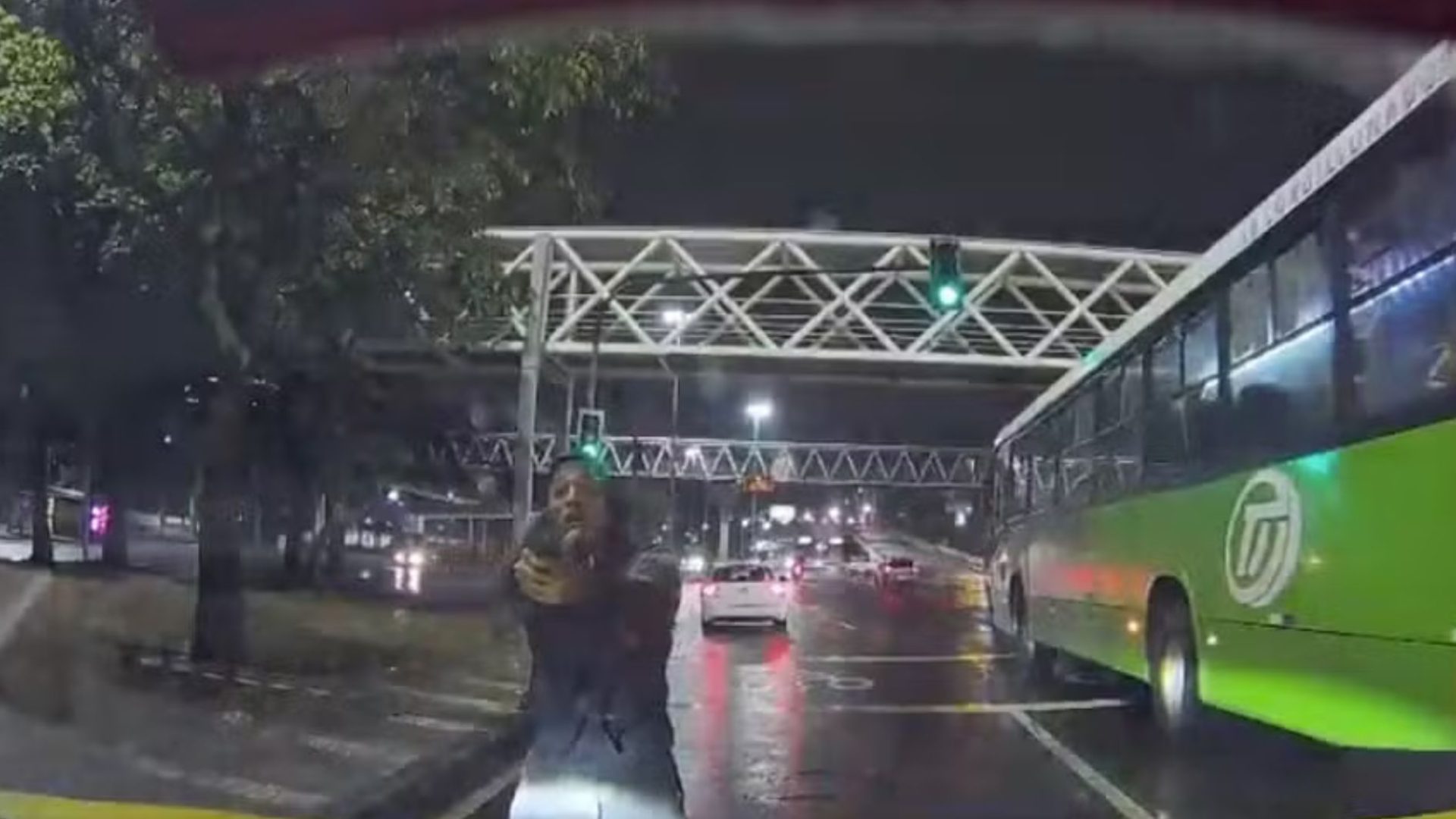 tentativa de assalto na Avenida Rei Pelé