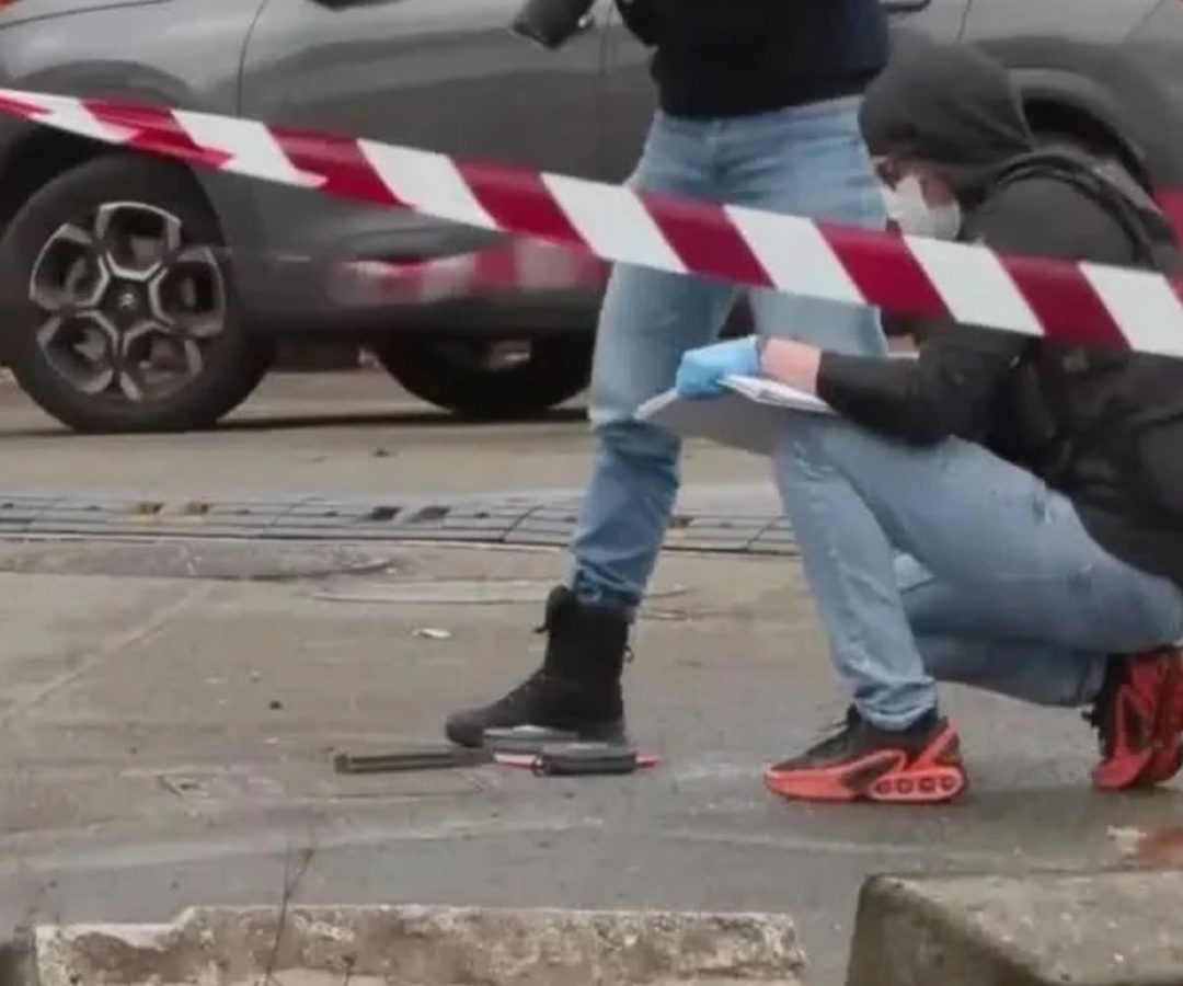 tiroteio nos arredores de Paris