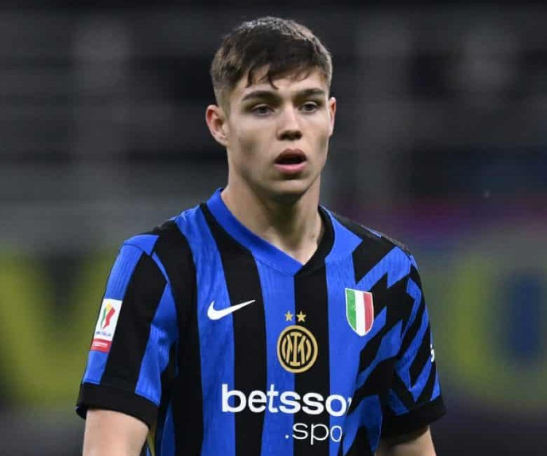 O Santos tinha encaminhado o empréstimo de Tomás Palacios, zagueiro de 22 anos da Internazionale, mas a negociação ganhou novos...