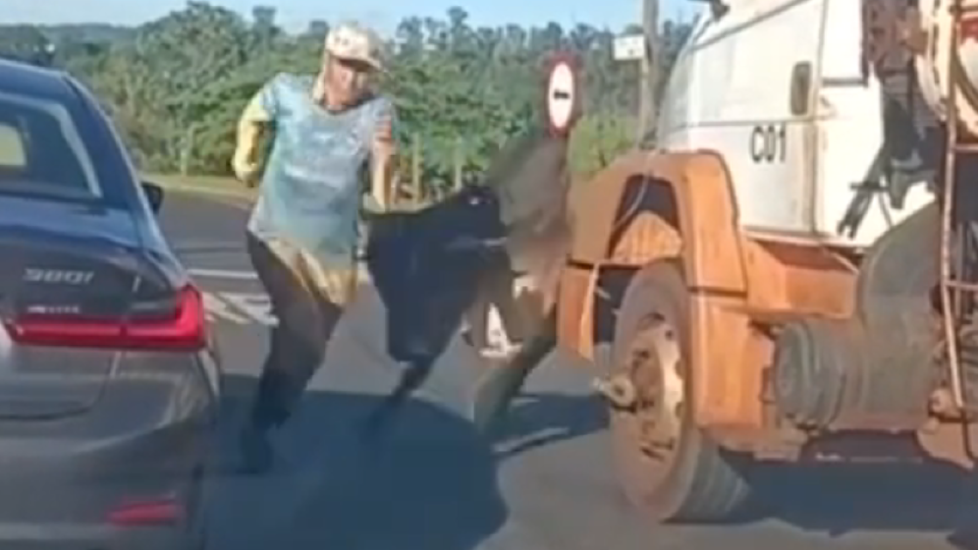 touro-ataca-bmw-ribeirao-preto