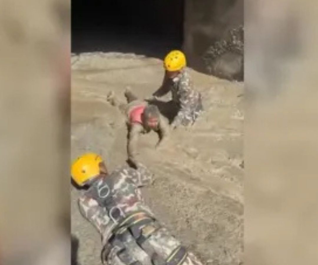 trabalhadores presos em túneis no Nepal