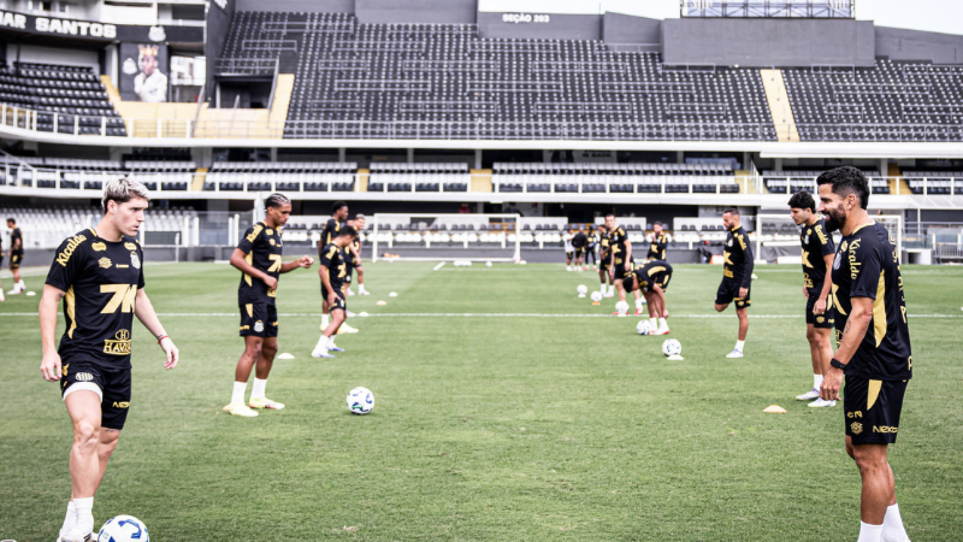 O Santos vive dias de indecisão em sua busca por um novo treinador após a saída de Cleber Xavier. Nos últimos dias, os nomes de...