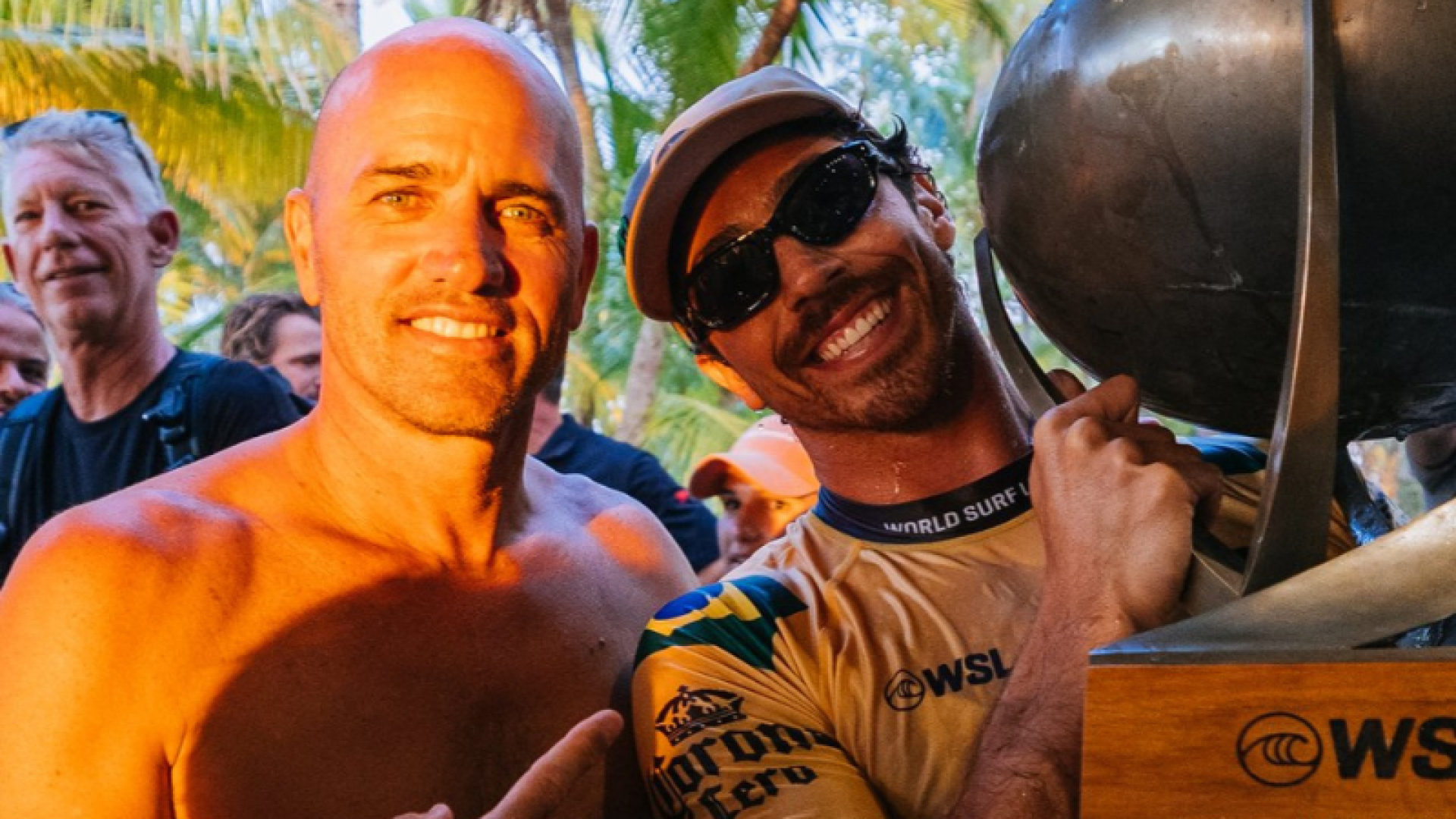Yago Dora viveu sua melhor temporada no Circuito Mundial ao conquistar o título da WSL 2025, após vencer o Finals em Fiji. Com a conquista...