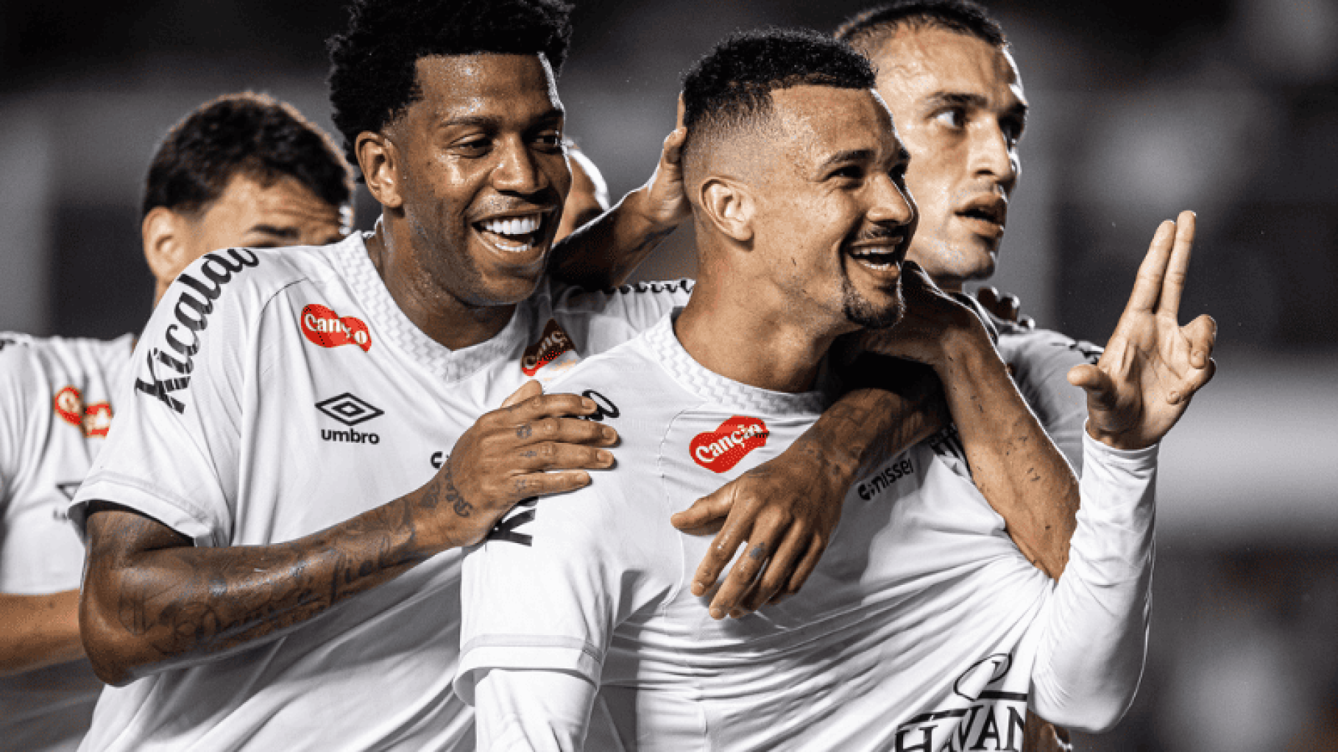 O Peixe recebeu o Atlético Mineiro na Vila Viva Sorte nesta de quarta-feira e controlou o jogo do início ao fim na vitória por 2 a 0.